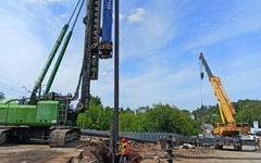 В Нововятске устанавливают шпунтовые ограждения котлована
