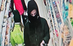 Полиция Кирова разыскивает вора по записи с камер видеонаблюдения