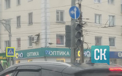 Светофоры на перекрёстке Воровского и Октябрьского проспекта восстановили