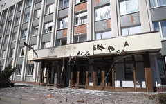 В Белгороде беспилотник врезался в здание администрации, два человека пострадали