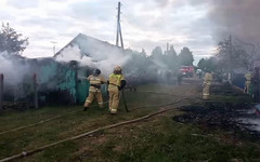 В селе Хмелёвка Зуевского района сгорел дом