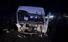 На трассе в Слободском районе столкнулись две фуры, пострадали оба водителя