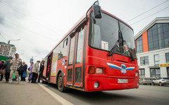 В Кирове запустят специальные автобусы на кладбища в Троицкую субботу