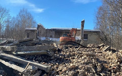 На территории КВАТУ начался снос зданий