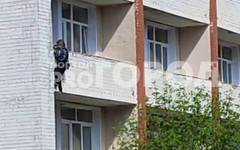 В Кирове мужчина упал с балкона во время неудачной попытки побега из больницы
