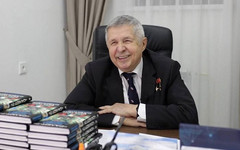 Почётный гражданин Кирова Виктор Савиных отмечает 85-летие