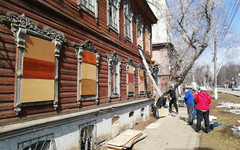 Волонтёры «Том Сойер Фест на Вятке» провели субботник у дома купца Лебедева