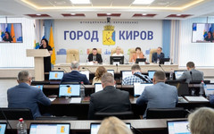 Двое кировчан получат почётные знаки «За заслуги перед городом»