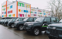 В районные больницы Кировской области поступило 25 автомобилей