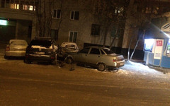 В центре Кирова ВАЗ протаранил два автомобиля (ФОТО)