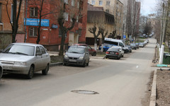 В Кирове предлагают расширить парковочные карманы