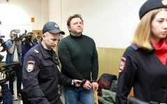 Суд оставил Никиту Белых под арестом до конца сентября