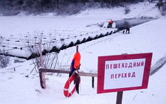 Ремонт унесённого понтонного моста в Даровском районе закончится в январе