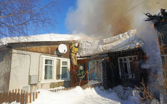В Котельниче пожарные тушат жилой дом