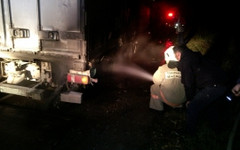 В Кирове во дворе жилого дома загорелся грузовик
