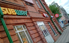 Итоги дня 17 мая: смерть женщины под колёсами поезда и открытие Subway в бывшем здании ТЦ «Фабрика»