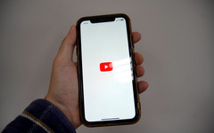 Роскомнадзор объяснил, почему ухудшилась работа YouTube в России