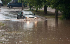 "Водный мир" по-кировски, или как опять подвела "ливневка" (ФОТО)