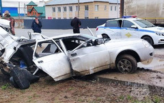 В Кирове мужчину зажало в машине после ДТП с автобусом