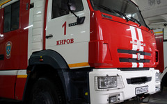 В Кирове пожарные спасли мужчину на инвалидном кресле из горящего дома