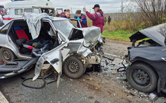 Два автомобиля столкнулись на трассе под Котельничем: пострадали четыре человека