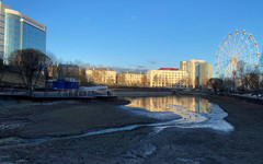 Зелёная вода, амфитеатр с канализацией и осушенные пруды. Чем удивляет парк имени Кирова?
