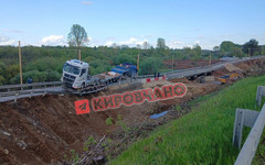 На мосту через Кокшагу грузовик попал в ДТП