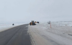 Кировскую область заваливает снегом - дороги чистят в усиленном режиме