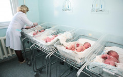 В 2018 году из госбюджета на выплаты при рождении или усыновлении первого ребёнка направят 21,4 млрд рублей