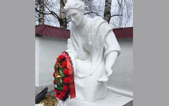 В Кировской области обновили мемориал «Скорбящая мать»