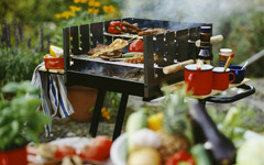 Сочное мясо, сытные бургеры и свежие овощи: рецепт идеального осеннего пикника