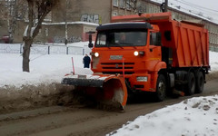 В выходные снег будут вывозить с 30 участков. График