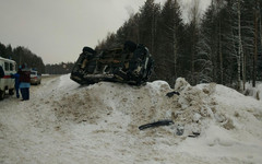 На трассе «Вятка» перевернулась «Тойота»: пострадали три человека