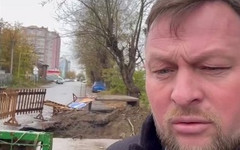 На улице Блюхера грунтовые воды размыли дорогу