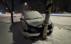 В Кирове столкнулись «Фольксваген» и «Лада», пострадали два человека