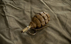 В Кировской области осудили мужчин за хранение и продажу осколочной гранаты