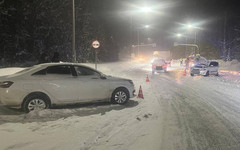 На трассе в Слободском районе столкнулись две легковушки
