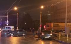 Авария в Кирове, в которой погиб сотрудник ДПС. Что известно к этому часу