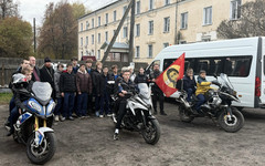 Кировские байкеры свозили кадетов из гимназии имени Грина на экскурсию
