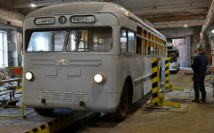 В Кирове восстановили ретро-троллейбус 1953 года выпуска