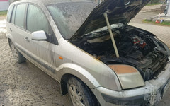 В Омутнинске на ходу загорелся автомобиль «Форд»