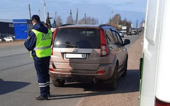 У двух жителей Кирово-Чепецка арестовали автомобили из-за долгов