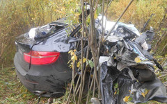 Две сестры погибли при столкновении BMW X6 и КамАЗ на трассе в Омутнинском районе