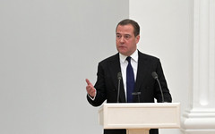 Медведев призвал Трампа покарать заказчиков покушения