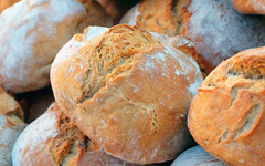 За текущий год Роспотребнадзор забраковал шесть тонн хлеба