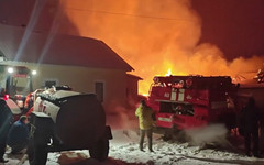 В Кировской области спасли женщину из горящего дома