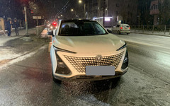 В Кирове автомобиль сбил 10-летнего пешехода на улице Ивана Попова