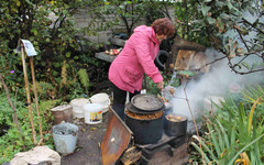 «Приходится готовить еду прямо на кострах». Жители Югрино три месяца живут без газа