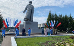 Подготовка мемориалов, ежегодные премии и завершение паводка. Главные новости Кировской области на 5 мая