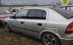 В Нововятске должник вернул 53 тысячи рублей штрафов после ареста«Опеля»